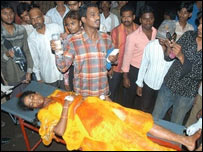 Một phụ nữ bị thương trong vụ đánh bom