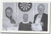 Buddugol ar y Dartiau: Aelodau Merched y Wawr, Cyffordd Llandudno.