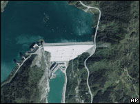 Imagem de satélite da represa de Zipingpu (AP Photo/GeoEye Satellite Image)