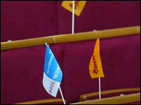 Ющенко і Янукович - прапорці