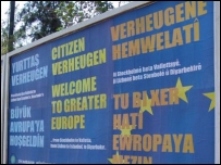'Büyük Avrupa'ya hoşgeldin' panoları (Fotoğraf: Kadir Konuksever)