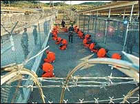 ग्वांतनामो बे शिविर में बंदी