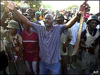 Líder rebelde em Gonaives, no oeste do Haiti