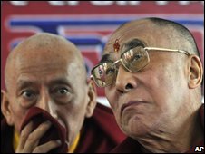 Đức Dalai Lama (phải) tại Dharamsala hôm 20/11
