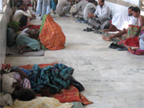 ایڈز سے متاثرہ ماں بیٹے، فائل فوٹو