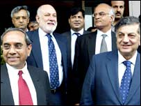 Hindistan ve Pakistan heyetleri