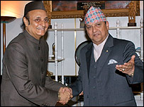 राजा ज्ञानेंद्र और कर्ण सिंह