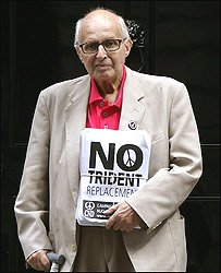 परमाणु मिसाइलों का विरोध