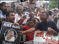Journalists protest in Colombo
