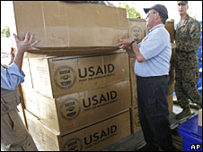 Viện trợ Mỹ từ kho ở Rayong, Thái Lan, ngày 14 tháng 5  năm 2008