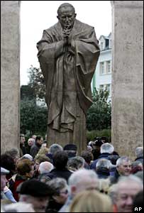 Estátua de João Paulo 2º