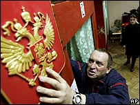 Cử tri Nga đi bỏ phiếu