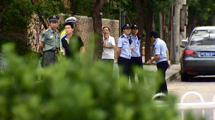 胡佳住所外經常有警察看守（資料照片）