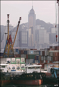 Mercadorias chinesas são embarcadas em Hong Kong