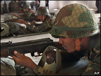 Soldados afegãos em treinamento