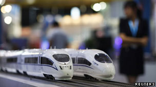 中國高鐵模型和人影