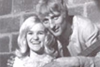 Clawr un o recordiau Tony ac Aloma (gan Sain)