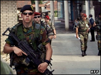 Kosova'daki NATO askerleri