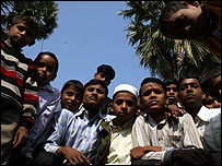 Trẻ em làng Lakhanow