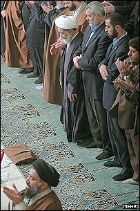 اسماعيل هنيه در نمازجمعه تهران به امامت سيد احمد خاتمی