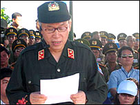 Thượng tướng Công an Nguyễn Văn Hưởng, hình của VNN chụp hồi 2005