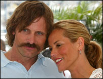 Os atores Viggo Mortensen e Maria Bello