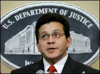 آلبرتو گونزالس وزیر دادگستری آمریکا