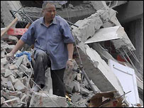 ध्वस्त हुई एक इमारत