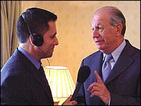 Repórter da BBC entrevista presidente do Chile