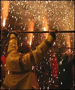 Squibbing at Bridgwater Carnival 2004 (Andy Baker)