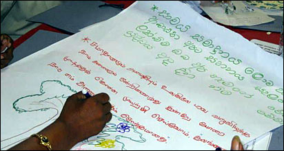 Disabled contributing their feelings towards peace (photo: Elmo Fernando)