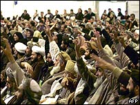 Loya Jirga delegeleri oy kullanıyor