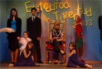 Geraldine ar y llwyfan. Llun gan y papur newydd, El Chubut.