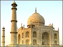 تاج محل رات کو کھولنے کی اجازت نہیں ملی