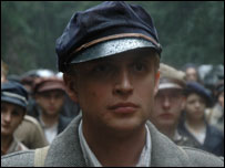 O ator Piotr Adamczyk como Karol Wojtyla