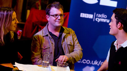 Magi Dodd, Daniel Glyn a Glyn Wise