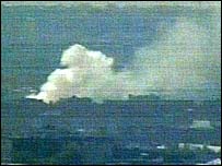 Fumaça após explosão em Madri, em reprodução de imagem de TV