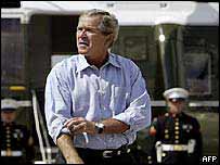 Джорджа Буша критикують навіть члени його власної партії