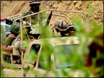 میران شاہ میں فوجی گشت پر (فائل فوٹو)