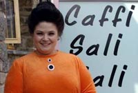 Sali Mali yn y Pentre Bach