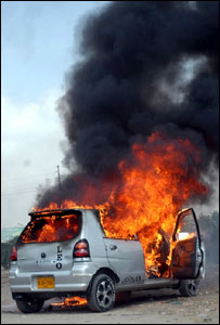 بارہ مئی کو تشدد