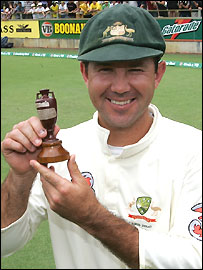 एशेज़ के साथ रिकी पॉन्टिंग