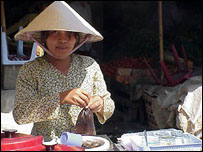 Nhiều người bán hàng rong không có kiến thức về ATTP 