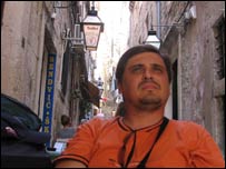 Борис Варґа, балканський кореспондент Бі-Бі-Сі, вирушає в дорогу