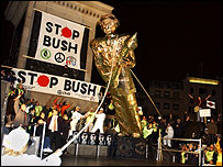 बुश का पुतला