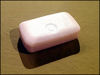 Liệu bánh xà bông thay đổi được tình hình?