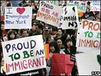 Manifestação pró-imigração em Nova York, em março de 2007