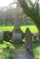 Cofeb yn Eglwys Llanallgo i'r rhai a fu farw yn nhrychineb y Royal Charter 