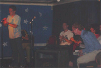 MC Saizmundo yn gorffen eu rap cyntaf