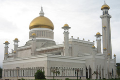 royal Islamic mosque located in Bandar Seri Begawan, the capital of the Sultanate of Brunei - Photographer: Adrian Armorer